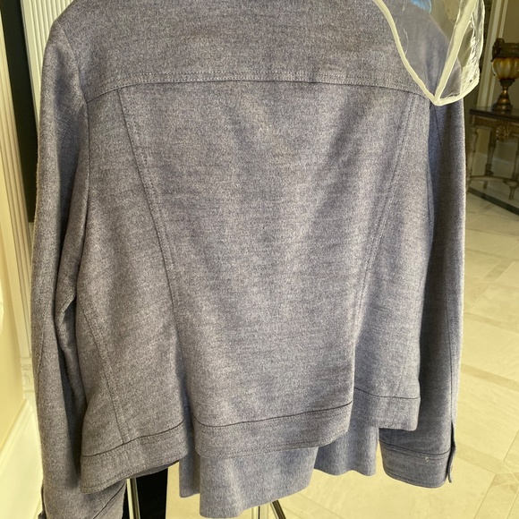 Worth, Lavender Suit  (Jacket & Matching Skirt) Size 10 - Picture 7 of 9